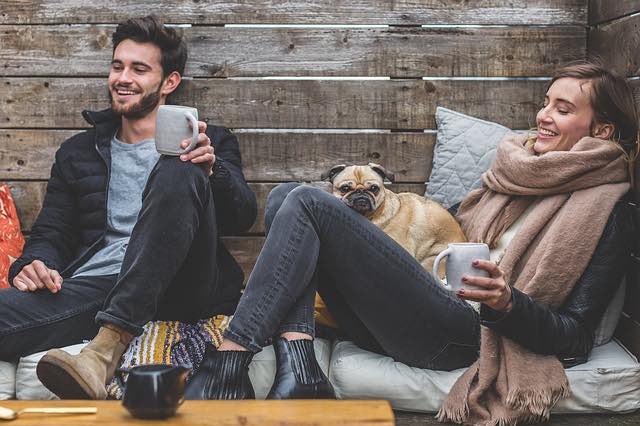Bruit de pet : pourquoi ne pas transformer le gêne en rire ?