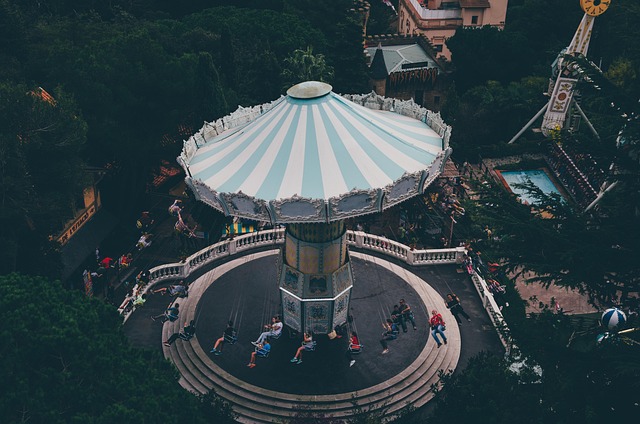 Quels sont les parcs d’attractions espagnols incontournables pour des aventures en famille ?